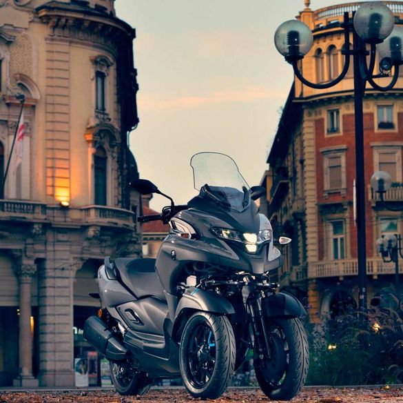 Motos Pedro C.B. moto blanca